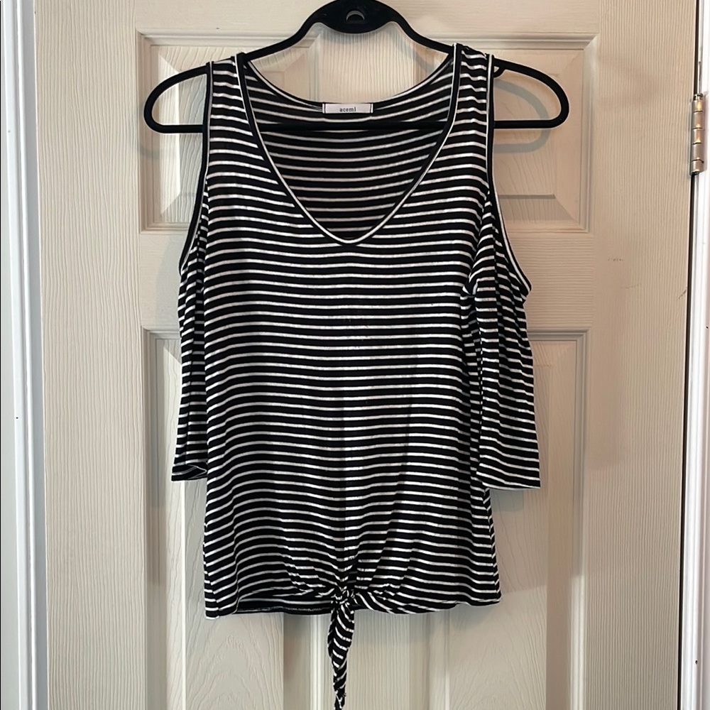 Acemi Black and White Tie Front Peek-a-boo shoulders